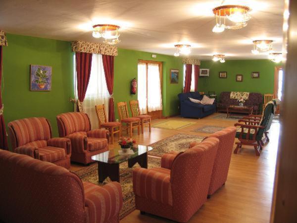 Hotel Alonso ยาเนส ภายนอก รูปภาพ